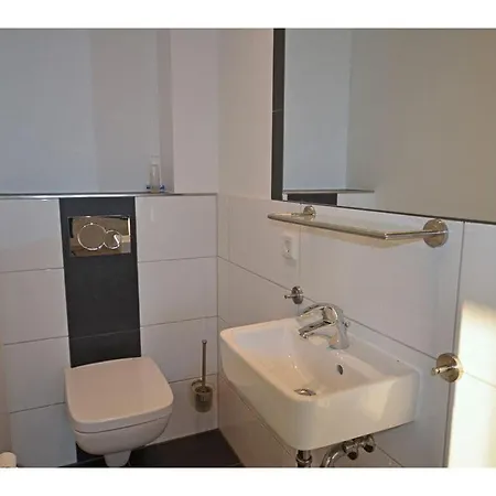 Pameebo 2 Comfortable * Breege