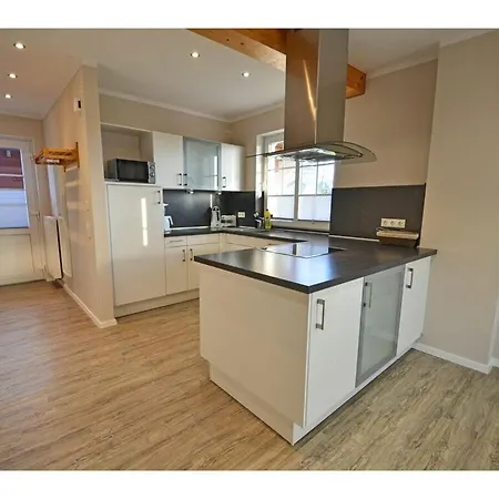 Pameebo 2 Comfortable